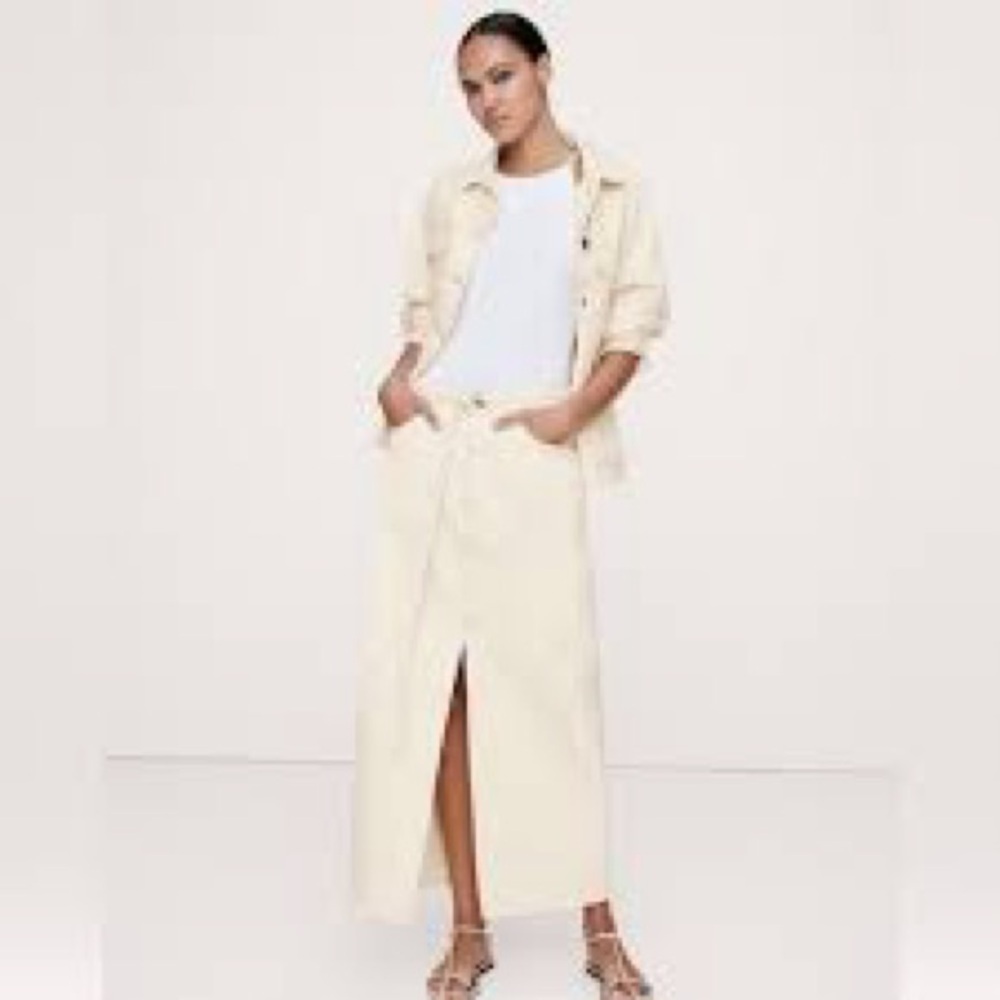 Banana Republic Elegant Cream Maxi Skirt